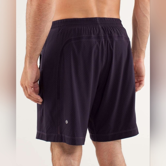 94 Lululemon Run Response Short - Picture 2 of 14